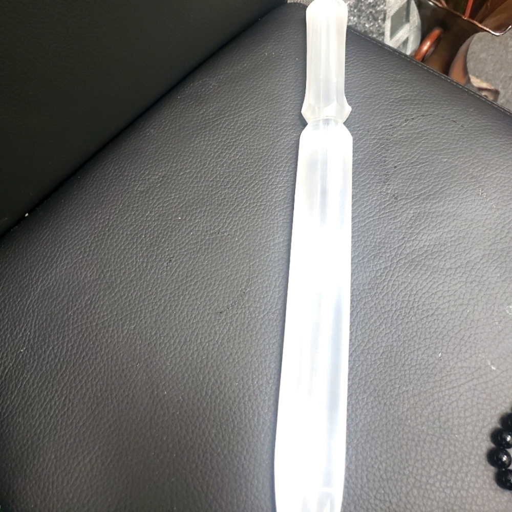 Crystal wond